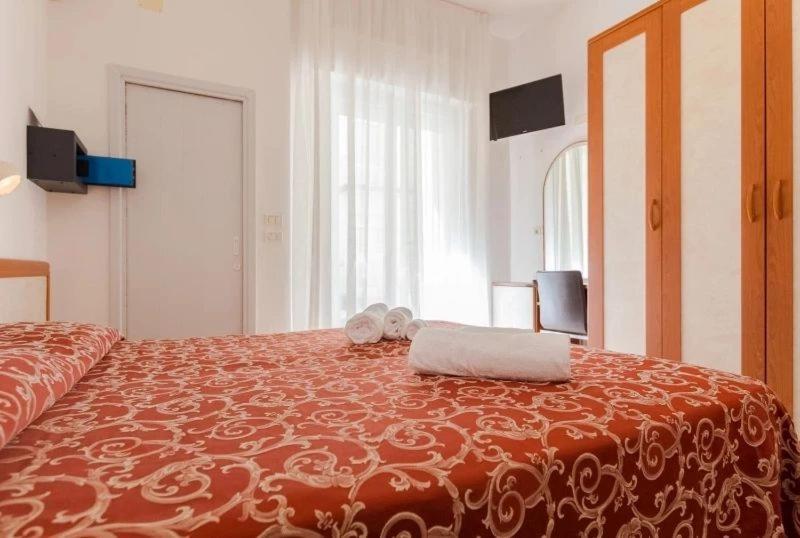 Hotel Ivana Misano Adriatico Exterior photo
