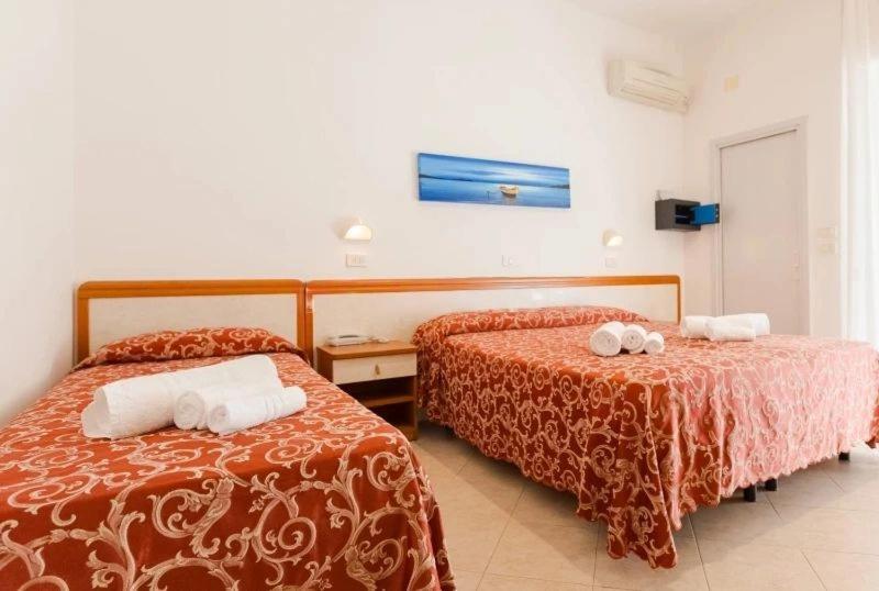 Hotel Ivana Misano Adriatico Exterior photo