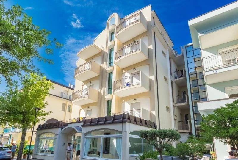 Hotel Ivana Misano Adriatico Exterior photo